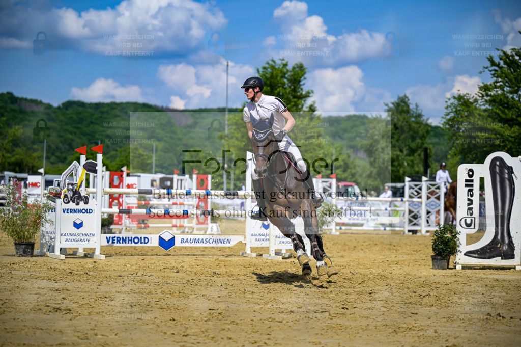 Reitturnier Lienen | Entdecke hochwertige Reitturnierfotos von Foto Oger. Professionell, emotional und authentisch – jetzt Lieblingsmomente im Shop bestellen. - Realisiert mit Pictrs.com