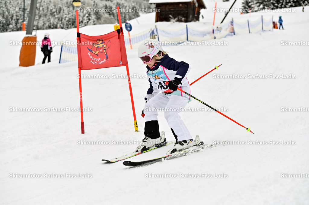 SRF_20.02.2026_0718 | Skirennfotos,Serfaus,Fiss,Ladis,Kinderskirennen,Winter,Tirol,Oberland,skirace,SFL,feelfree,weil wir's genießen,ski,Ski,skifahren,Sonnenplateau, - Realisiert mit Pictrs.com