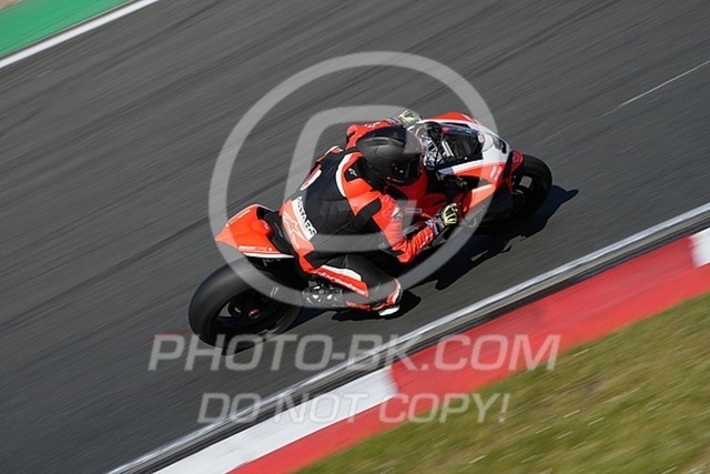 2025_05_13_PBK_23917 | Sportfotografie; SlowMotion; Video; Rennstrecke; Hafeneger; Speer; Racing; RSE; BMW; CBO; Trackday; Motorsportarena; Hockenheimring; Brno; Most; Barcelona; Valencia