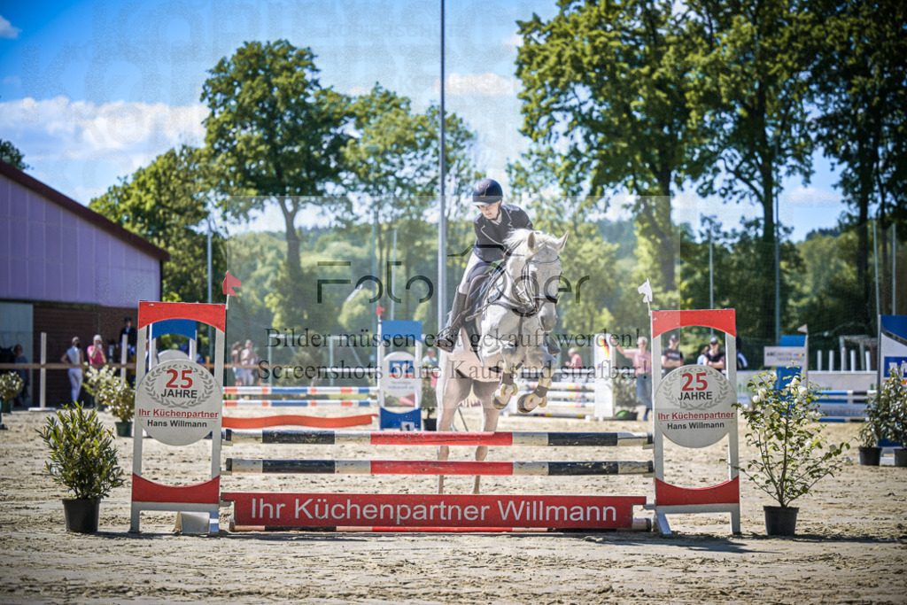 DOS_0760 | Entdecke hochwertige Reitturnierfotos von Foto Oger. Professionell, emotional und authentisch – jetzt Lieblingsmomente im Shop bestellen.Deutschlandweite Turnierfotografie. - Realisiert mit Pictrs.com