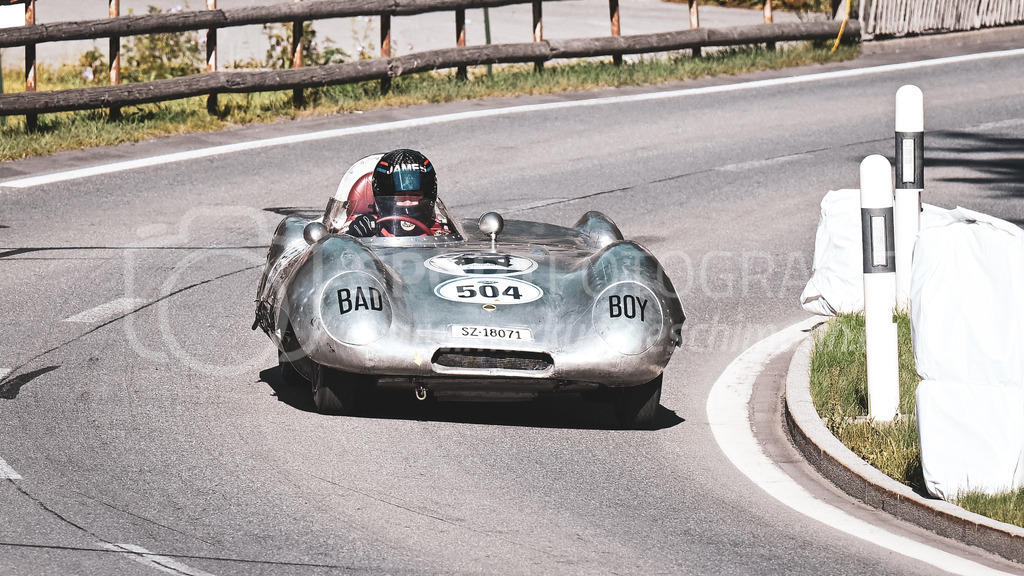 19. Arosa ClassicCar 2023 - 1. September 2023 | 19. Arosa ClassicCar 2023
Arosa, Schweiz
Jörg Markus aus Freienbach mit der Startnummer 504 in einem Lotus 11 Le Mans, Jahrgang 1956, in der Klasse Competition.
@arosaclassiccar, @arosa.official, #arosaclassiccar, #arosa, #76curves, #classiccar
Bild: Sportfotografie Markus Aeschimann | www.markus-aeschimann.ch - Realisiert mit Pictrs.com