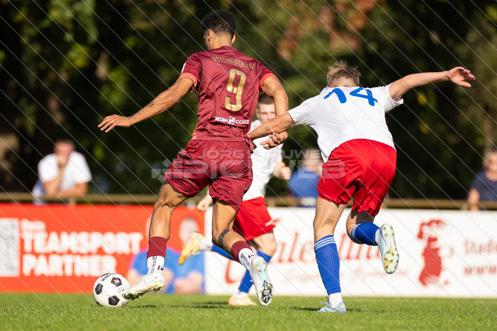 20250928_Picselweb-Fotografie_1R3_1875 | Spielszenen aus dem Spiel VfL Güldenstern Stade - Rotenburger SV. Ergebnis 0:3 - Realisiert mit Pictrs.com