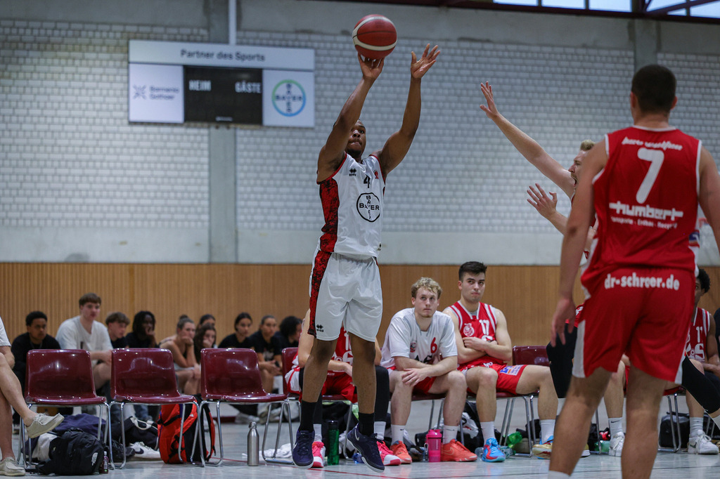 Regio Test BAYER GIANTS vs BSV Münsterland Baskets Wulfen-83 | Fotos von Basketballspielen aus dem Raum NRW fotografiert von Gero Mueller-Laschet und Daniel Schaefer - Realisiert mit Pictrs.com