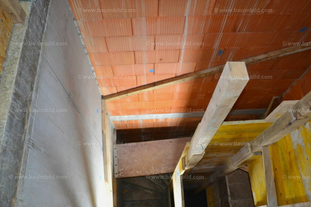 bib-lg04-betonarbeiten-treppen-0733 | Nach LV-Leistungsgruppen sortierte Detailfotos über den Bau eines Hauses. Alle Hausbau-Bilder direkt vom Urheber und Autor der Website Haus-Selber-Bauen.com