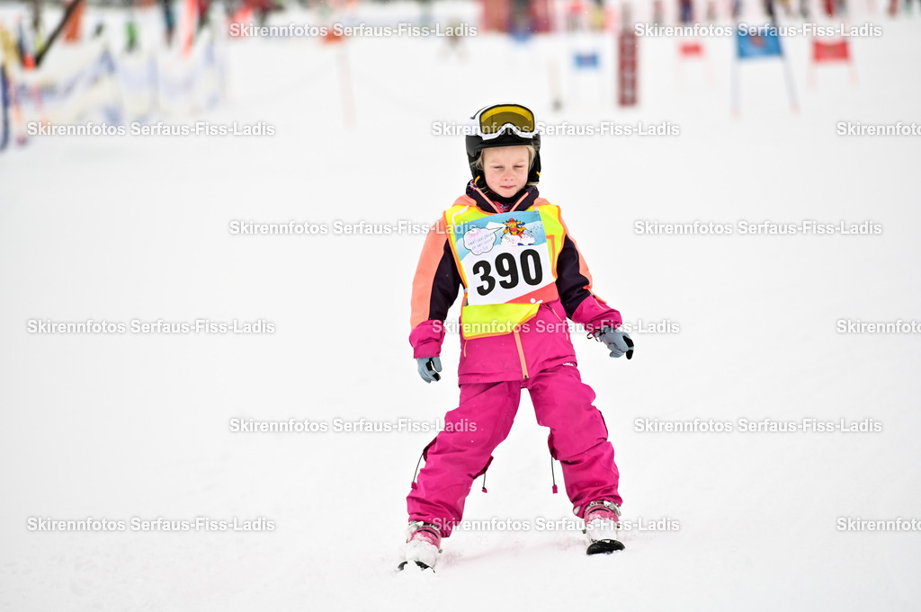 SRF_20.02.2026_0138 | Skirennfotos,Serfaus,Fiss,Ladis,Kinderskirennen,Winter,Tirol,Oberland,skirace,SFL,feelfree,weil wir's genießen,ski,Ski,skifahren,Sonnenplateau, - Realisiert mit Pictrs.com