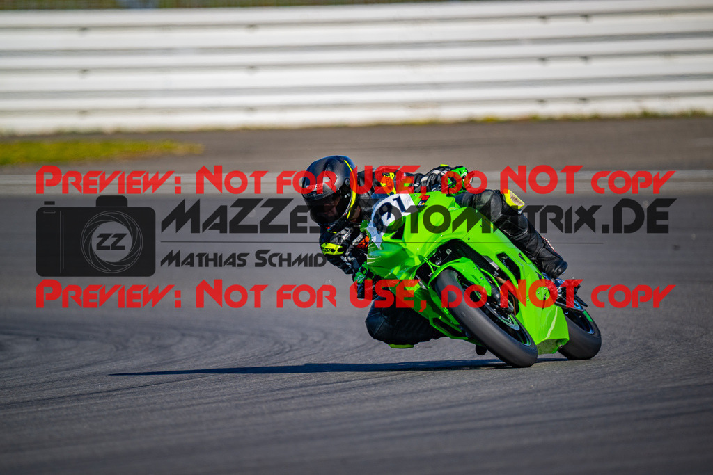 MaZZes_Fotomatrix_20260406_6007705_0652 | ROT