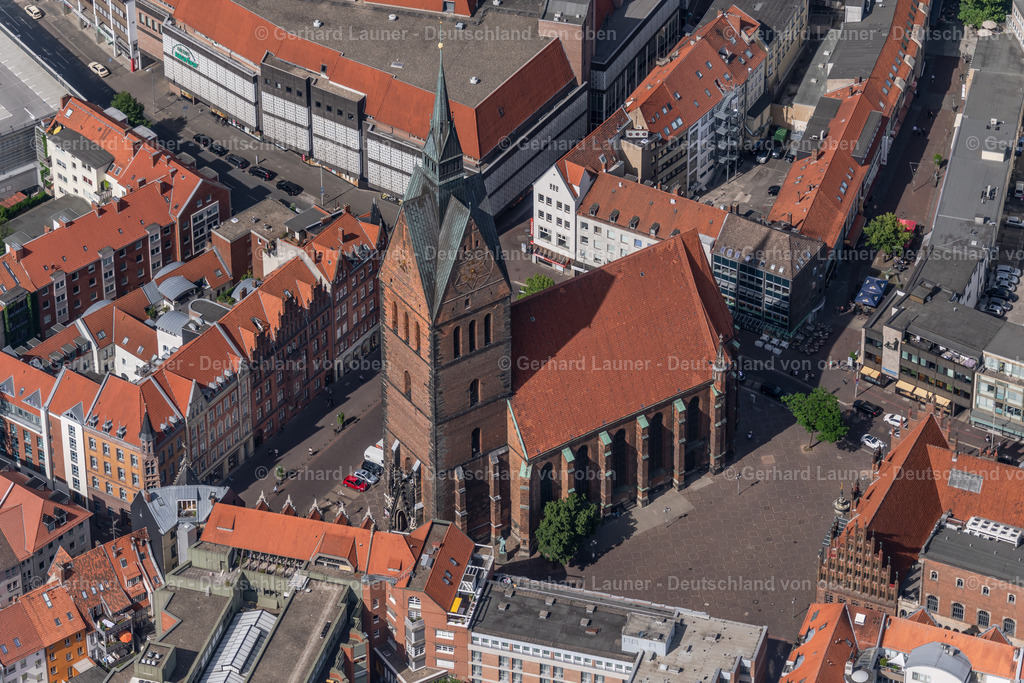 4031034 | HANNOVER 02.06.2020 Kirchengebäude der Marktkirche am Hanns-Lilje-Platz in Hannover im Bundesland Niedersachsen. // Church building Marktkirche on Hanns-Lilje-Platz in Hannover in the state Lower Saxony. Foto: Gerhard Launer