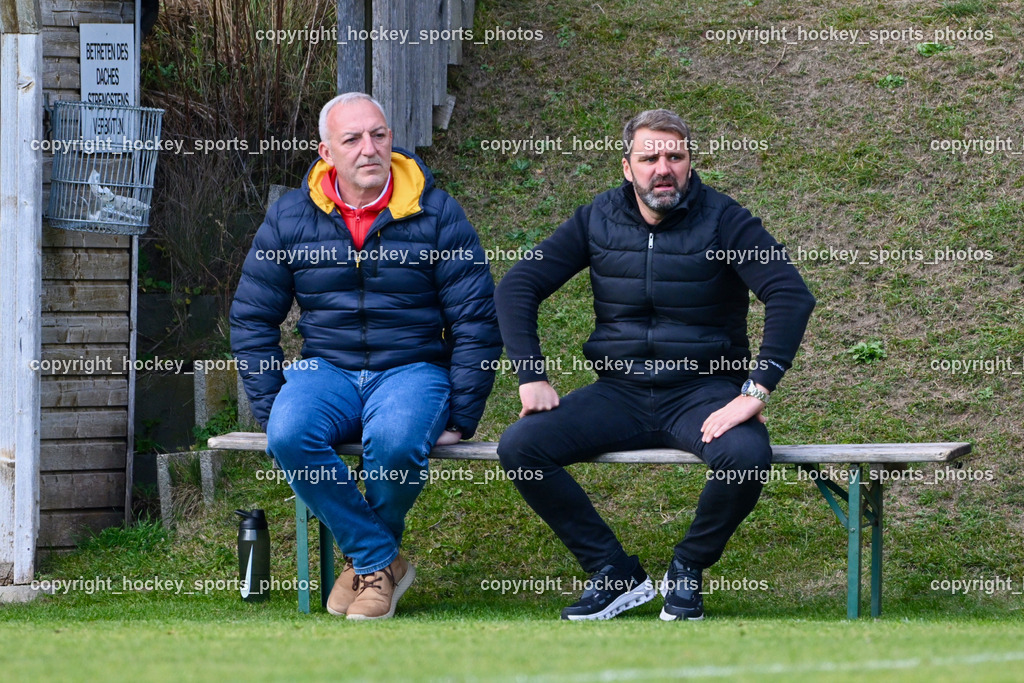 FC ASKÖ Gmünd vs. SV Rapid Lienz | Headcoach FC Gmünd Rudolf Schönherr, FC ASKÖ Gmünd vs. SV Rapid Lienz, FC ASKÖ Gmünd vs. SV Rapid Lienz am 09.11.2025 in Ferlach (Ballspielhalle Ferlach), Austria, (Photo by Bernd Stefan)
