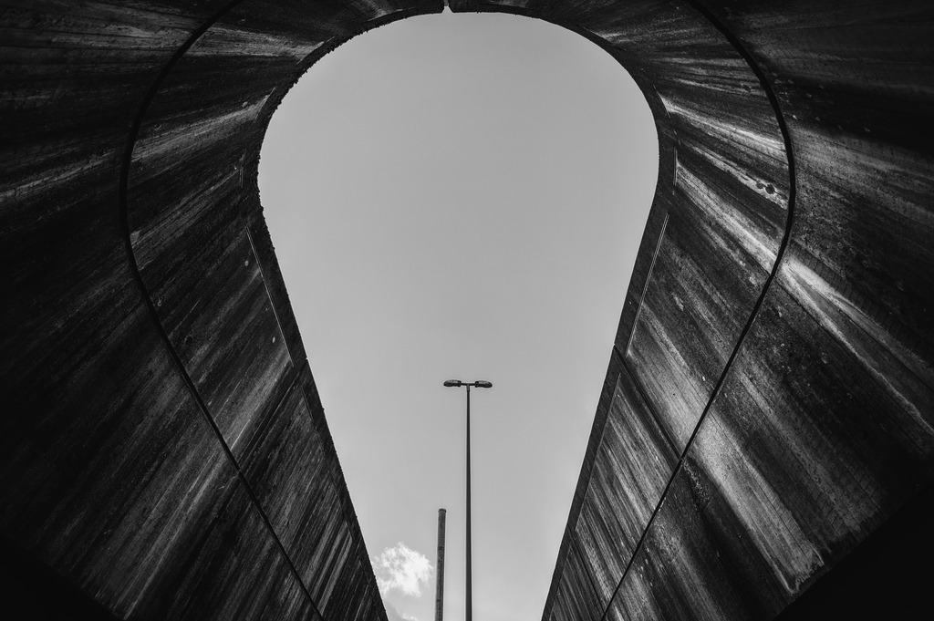 2024_10_22_HH-ALTONA-HERBST_MCP3442 sw | Hochwertig gedruckte Fotografien für die Wand, als Kalender und zum Verschenken. Hamburg & Norddeutschland und überall wo ich mit der Kamera unterwegs war.