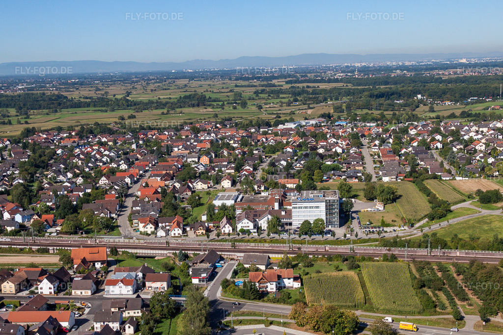 Luftbild: Urloffen, Klocke Pharma GmbH im Ortsteil Urloffen in Appenweier im Bundesland Baden-Württemberg in Deutschland. Foto: IMG_20695.jpg vom 31.08.2009 durch Werner Riehm/FLY-FOTO.de
