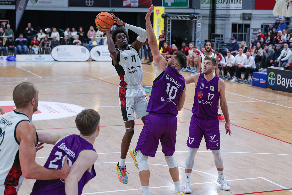 Pro A BAYER GIANTS vs BG Göttingen-44 | Fotos von Basketballspielen aus dem Raum NRW fotografiert von Gero Mueller-Laschet und Daniel Schaefer - Realisiert mit Pictrs.com