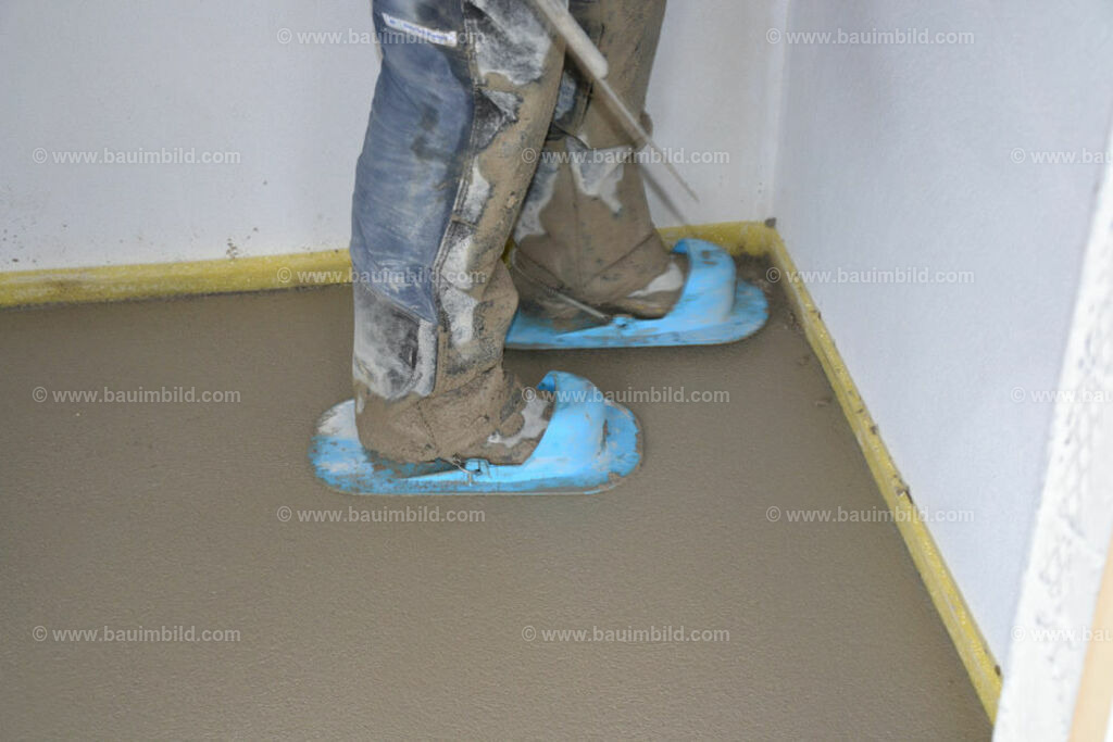 bib-lg19-fussbodenaufbau-0164 | Nach LV-Leistungsgruppen sortierte Detailfotos über den Bau eines Hauses. Alle Hausbau-Bilder direkt vom Urheber und Autor der Website Haus-Selber-Bauen.com