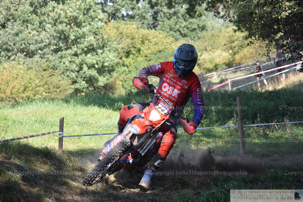 DSC_0060 | Sportfotografie , Motorsport, Motoross, Reitsport, Mointainbike, Enduro,
Landschaft , Outdoor, Eventfotografie, Landschaft, Bilder online bestellen - Realisiert mit Pictrs.com