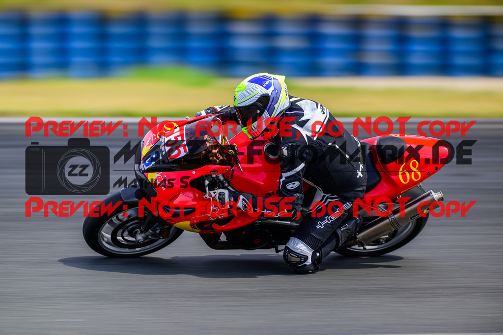 MaZZes_FotoMatrix_240725_6007705_2137 | BLAU