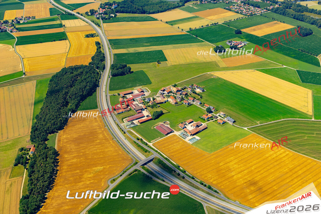 Die Luftaufnahme Ried a. Pfahl - Cham wurde 2022 vom Flugzeug aus (keine Drohne) erstellt. Hohe Auflösung -für große Poster und Wandbilder geeignet - Garantiert!
