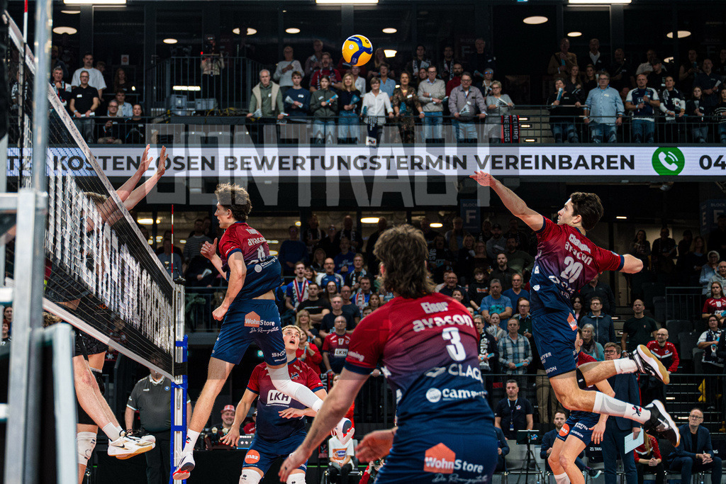 Volleyball I Herren I Saison 2025/2026 I Bundesliga I 8. Spieltag I SVG Lüneburg - FT 1844 Freiburg | CONTRAST ZERØ MEDIA - Realisiert mit Pictrs.com