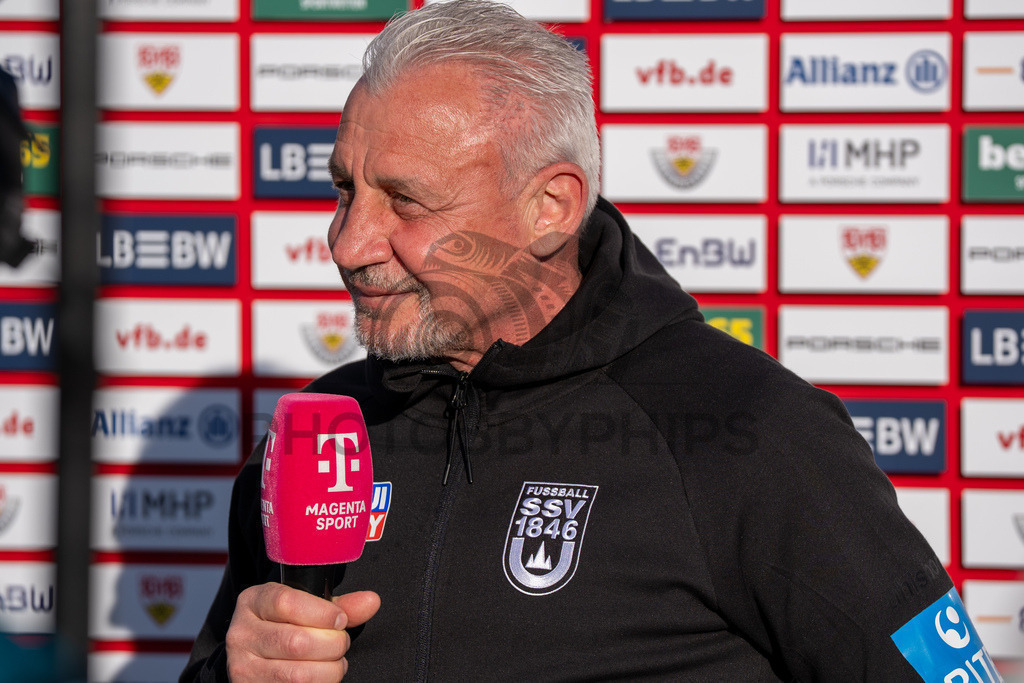 VfB Stuttgart II vs. SSV Ulm 1846 Fussball, Fussball, 3. Liga, 32. Spieltag, 08.04.2026 | Pavel Dotchev (Trainer SSV Ulm 1846 Fussball) vor der Partie grinsend im Interview,VfB Stuttgart II vs. SSV Ulm 1846 Fussball, Fussball, 3. Liga, 32. Spieltag, 08.04.2026DFB regulations prohibit any use of photographs as image sequences and/or quasi-video