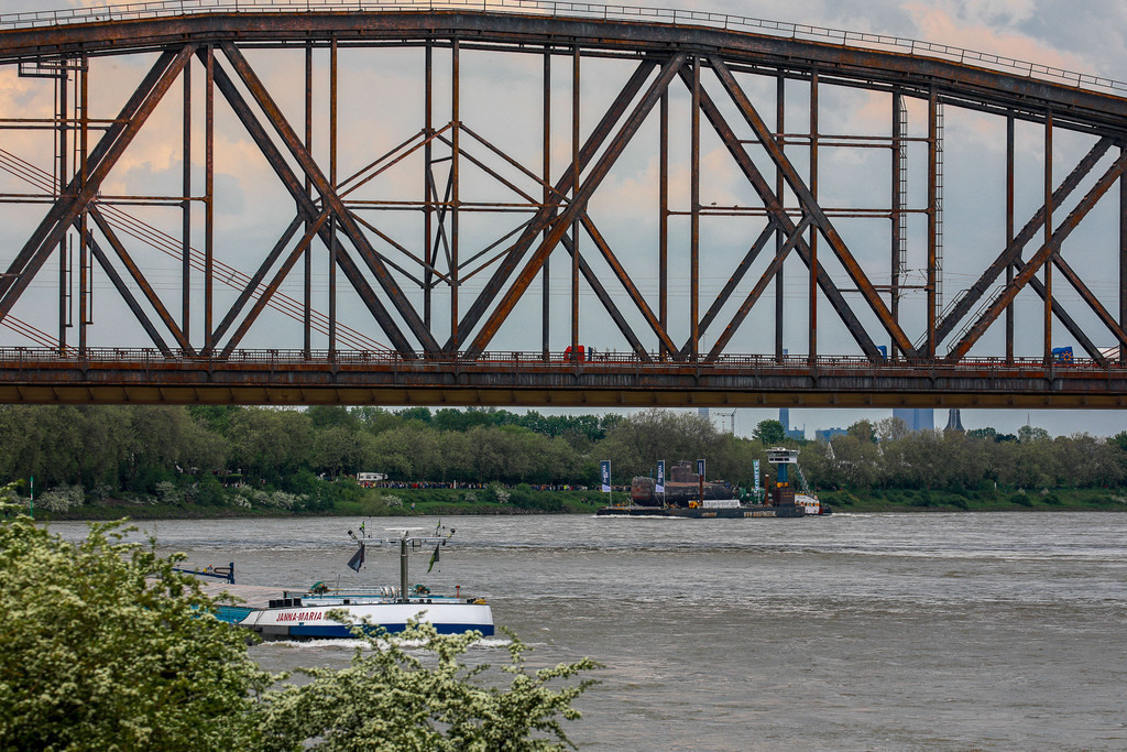 U17_AufdemRhein_120523_11 | Bildergalerie von Sport-Ereignissen aber auch von weiteren spannenden Dingen - nicht nur vom Niederrhein. In Anlehnung an den bekannten Spruch von Hanns Dieter Hüsch heißt das Motto: "Niederrhein ist überall".  - Realisiert mit Pictrs.com