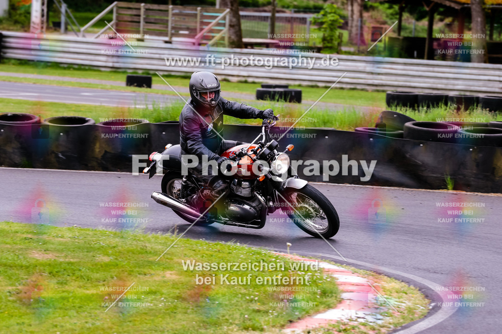MotoTeamVBK-20423 | Hier findet Ihr Bilder von Touristenfahrten auf der Nürburgring Nordschleife oder von anderen Veranstaltungen die ich besucht habe. Viel Spass beim Durch Schauen 