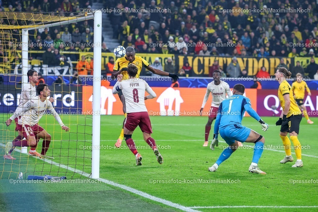 UCL25112501060 | 25.11.2025, Fußball, UEFA Champions League, Borussia Dortmund - FC Villarreal, BVB Stadion, 5. Spieltag, Saison 2025 2026: Kopfballtor Torschuss zum Tor zum 1:0 durch Torschütze Serhou Guirassy (BVB #09)  Regulations prohibit any use of photographs as image sequences and or quasi-video.