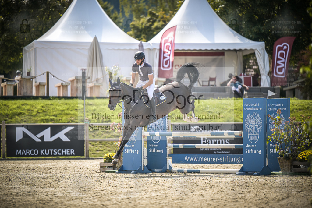 DOS_7779 | Entdecke hochwertige Reitturnierfotos von Foto Oger. Professionell, emotional und authentisch – jetzt Lieblingsmomente im Shop bestellen. - Realisiert mit Pictrs.com