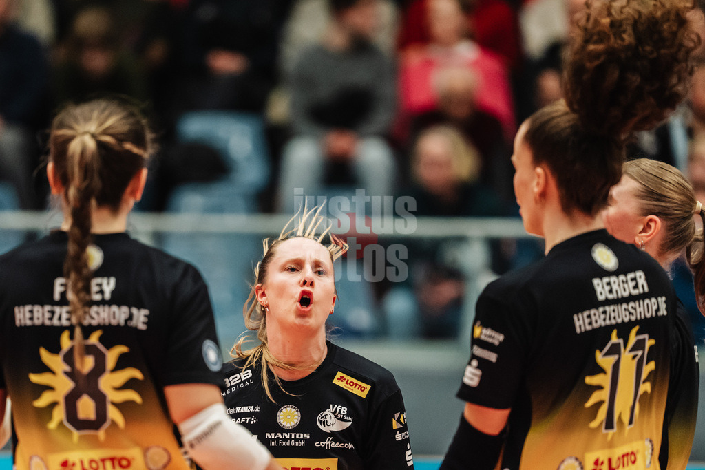 Volleyball | Frauen | Saison 2025/2026 | Volleyball Bundesliga | ETV Hamburger Volksbank Volleys vs. VfB Suhl LOTTO Thüringen | 07.03.2026 | Lara Nagels (#3, VfB Suhl LOTTO Thüringen) jubelt