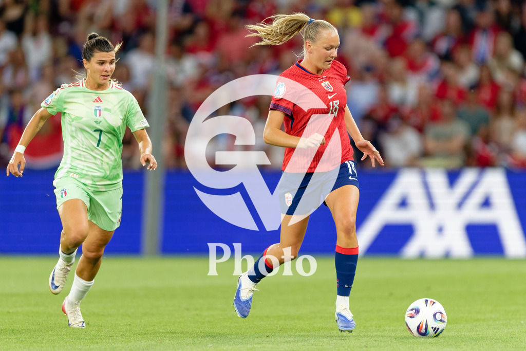 Norway v Italy - UEFA Women's EURO 2025 Quarter-Final | GENEVA, SWITZERLAND - JULY 16: Frida Maanum of Norway (R) runs with the ball under pressure from Sofia Cantore of Italy (L) during the UEFA Women's EURO 2025 Quarter-Final match between Norway and Italy at Stade de Geneve on July 16, 2025 in Geneva, Switzerland. (Photo by Giuseppe Velletri/Sports Press Photo/Getty Images)