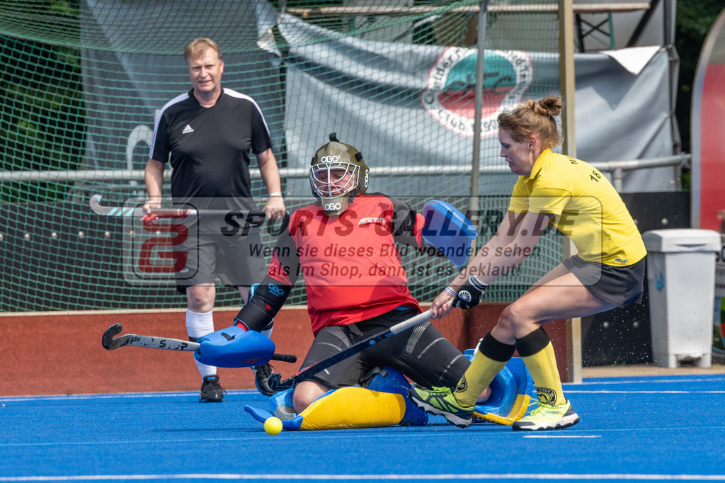 SFE_20240818_0195 | Krefeld, Deutschland, 18.08.2024:  European Cup for Recreational Hockey Players im KTHC Stadion Rot-Weiss Köln Tennis and Hockey Club am 18.08.2024 in Krefeld, Deutschland. (Foto von Stephan Fehrmann)Krefeld, Germany, 18.08.2024: European Cup for Recreational Hockey Players in KTHC Stadion Rot-Weiss Köln Tennis and Hockey Club at 18.08.2024 in Krefeld, Deutschland. (Foto from Stephan Fehrmann)