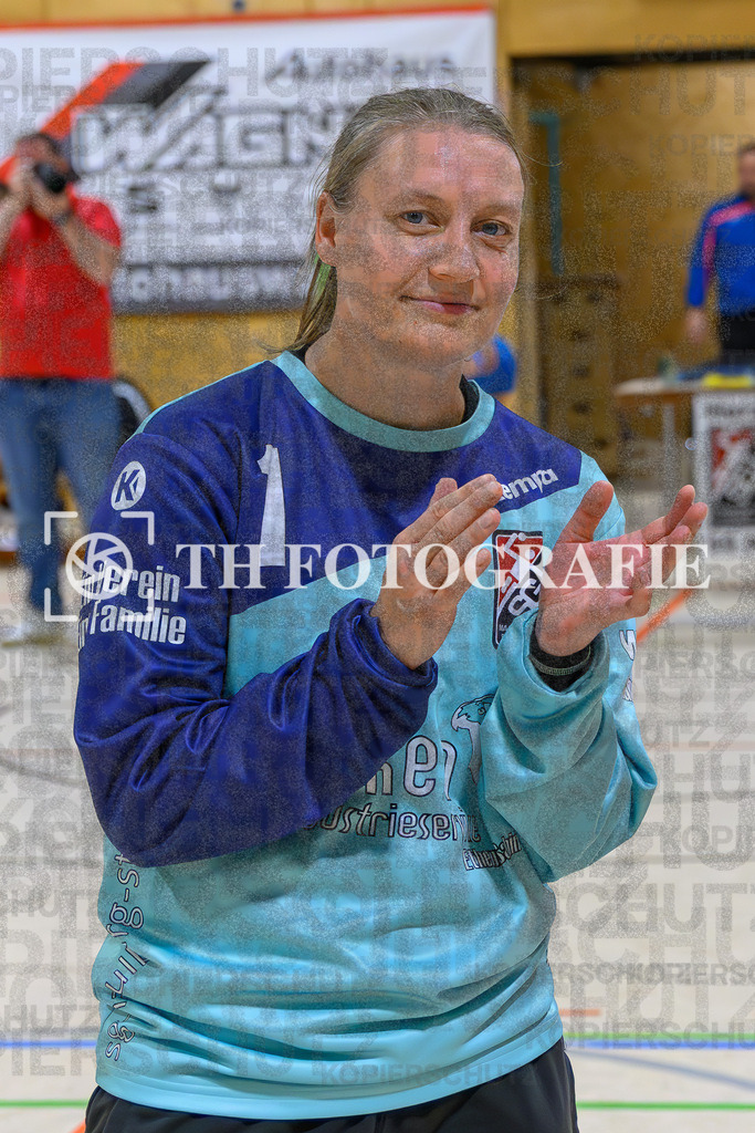 GER, SG Maulburg/Steinen - SV Allensbach 2, Handball, Suedbadenliga, 2. Spieltag, Saison 2023/2024, 14.10.2023 | Antje Matschenz (SG Maulburg-Steinen, #01)

GER, SG Maulburg/Steinen - SV Allensbach 2, Handball, Suedbadenliga, 2. Spieltag, Saison 2023/2024, 14.10.2023

Foto: TH Fotografie/Thomas Hess