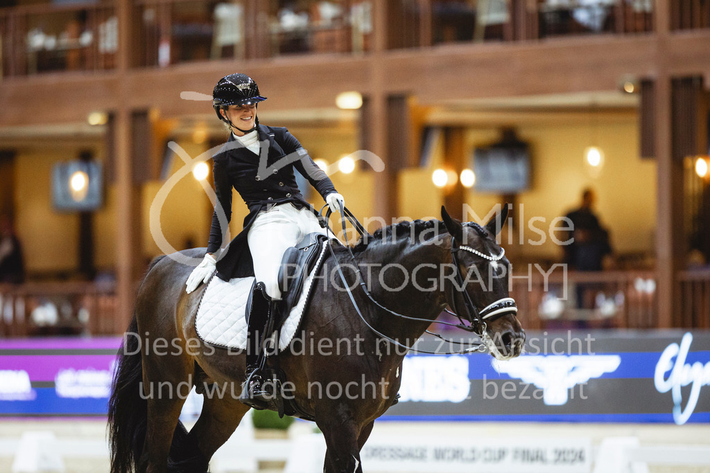 240417_Riyadh_Dressage-147 | Deine schönsten Turniermomente als professionelle Fotos! Entdecke hochwertige Pferdesport-Fotografie im Online-Shop. Jetzt Fotos finden & bestellen!