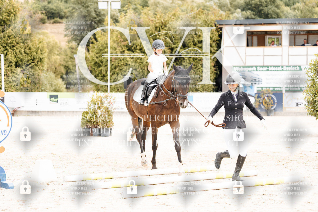 CK907099 | Turnierfotografie Pferdefotografie Trier Rheinland-Pfalz Pferdesport Reitsport Tierfotografie Sportfotografie Pferdevideo Pferdevideografie Equestrianvideography equestrianphotography  - Realisiert mit Pictrs.com
