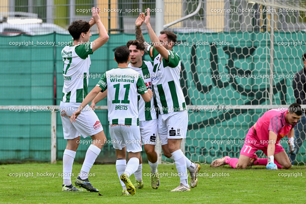 SV Falle Maria Gail vs. SV Feldkirchen | Jubel SV Feldkirchen Mannschaft, #11 Kevin Bretis SV Feldkirchen, #17 Samuel Müllmann SV Feldkirchen, #10 Kevin Vaschauner SV Feldkirchen, #17 Samuel Müllmann SV Feldkirchen, #77 Ajdin Music SV Falle Maria Gail, SV Falle Maria Gail vs. SV Feldkirchen, SV Falle Maria Gail vs. SV Feldkirchen am 14.09.2025 in Villach (Sportplatz Maria gail), Austria, (Photo by Bernd Stefan)