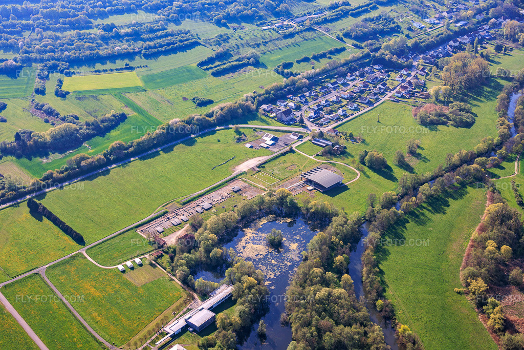 Aerial view: Course of the Blies river at the nature reserve near the Roman Museum Bliesbruck in Bliesbruck in the state Moselle, France.Photo: IMG_154927.jpg taken on 04/18/2026 by Werner Riehm/FLY-FOTO.comResolution of the original: 6000 x 4000 pxParc archéologique européen de Bliesbruck-Reinheim - Moselle Culture