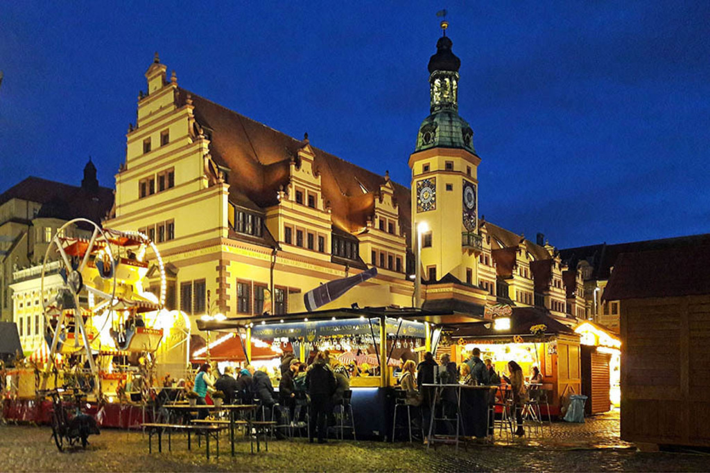 Foto: Leipzig - Leipziger Markttage | Das Team hinter BILDLEXIKON LEIPZIG bündelt historische wie aktuelle Informationen über die Stadt Leipzig in Text und Bild auf einer Plattform und stellt diese der interessierten Öffentlichkeit zur Verfügung.