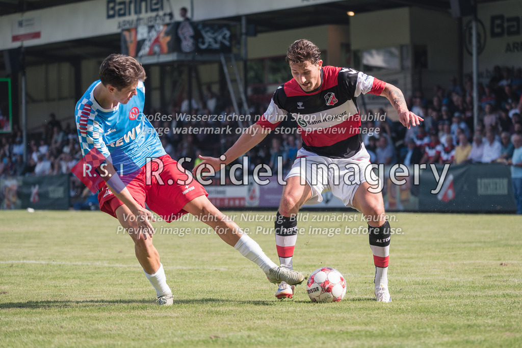 RS-1-126496 | Yevhenii Obushnyi (#30, EN03, Neuzugang), Max Düwel (#9, AFC, am Ball)