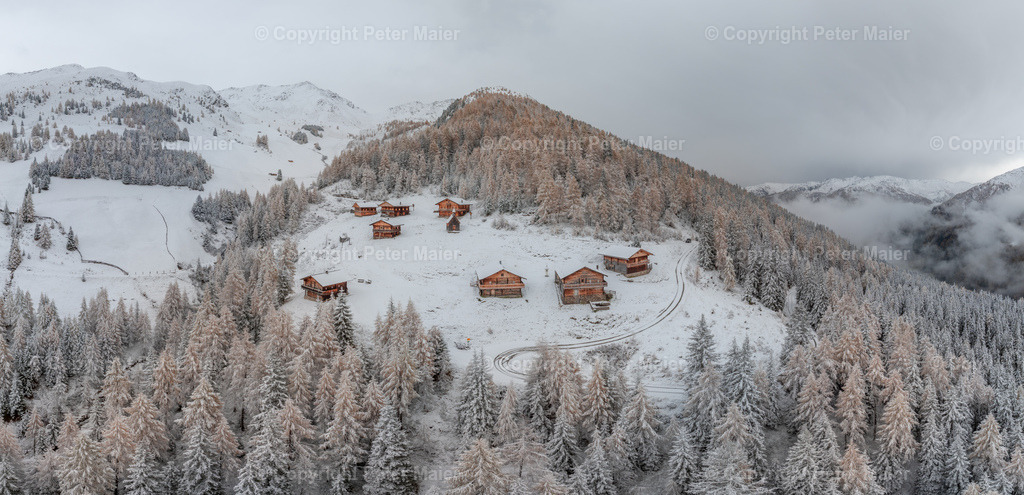 Kamelisenalm_Herbst_Schnee_2023-12 | default