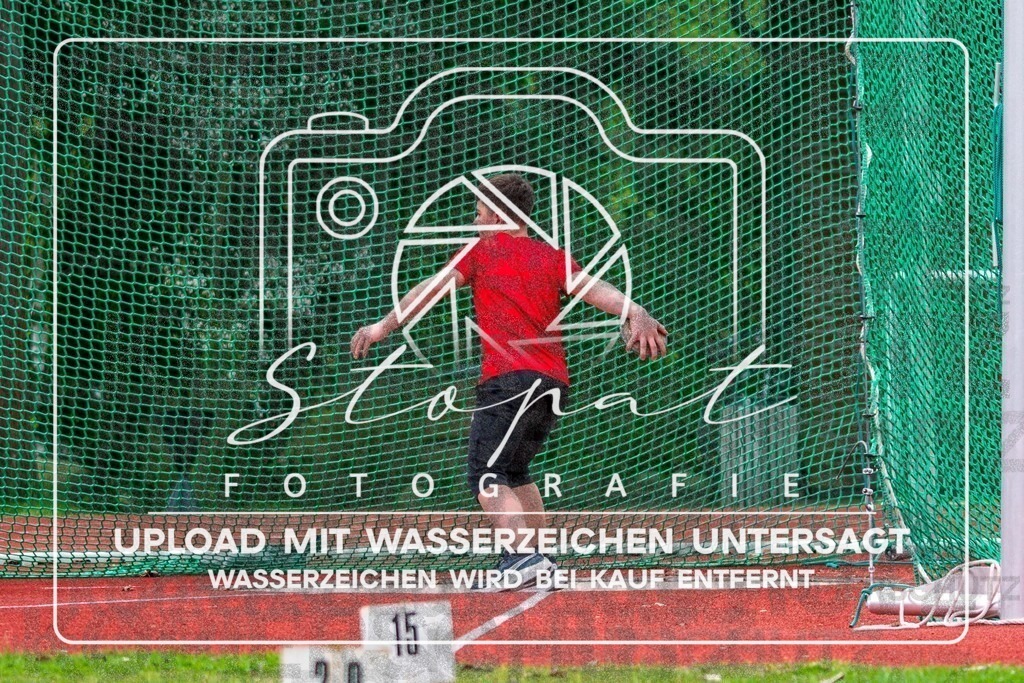 KMHK-1112 | Jonas Deperschmidt (MTV Soltau (NI)) bei den Kreismeisterschaften Leichtathletik-Wurf Heidekreis 2026 im Boehmewaldstadion, Soltau (Simon Paul Stopat) - Realisiert mit Pictrs.com