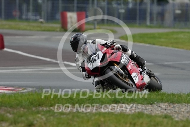 2024_06_21_PBK_18323 | Sportfotografie; SlowMotion; Video; Rennstrecke; Hafeneger; Speer; Racing; RSE; BMW; CBO; Trackday; Motorsportarena; Hockenheimring; Brno; Most; Barcelona; Valencia