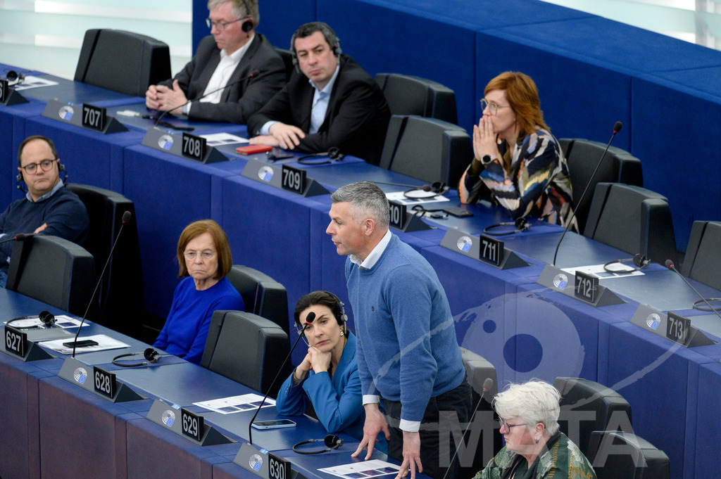 _DWI0234 | Matjaž Nemec (MdEP, Socialni demokrati, Slowenien) bei Wiederaufnahme der letzte Plenarsitzung. Das Europäische Parlament in Straßburg, 22.04.2024
 - Realisiert mit Pictrs.com