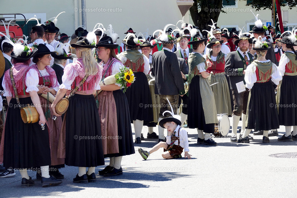news-2022-Juli17-Musikumzug-Reutte-DSD02902-Vorabimpression | Info aus dem Bezirk Reutte/Ausserfern Tirol sowie eine umfangreiche Bilddatenbank über die gesamte Region: Lechtal, Talkessel Reutte, Tannheimertal, Zwischentoren. Lech, Plansee, Zugspitze, Grenztunnel, B179, Fernpassstraße, Verkehr, Lawinen, Tradition, - Realisiert mit Pictrs.com