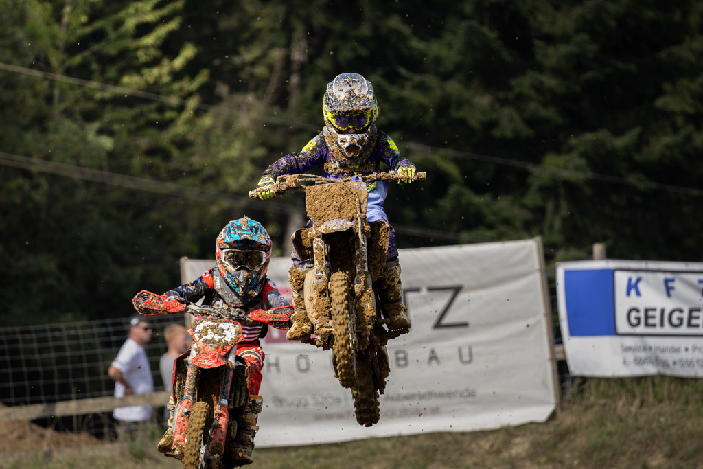 Motocross | Ich bin ein Fotograf aus Berlin und fotografiere aus Spaß an der Freude :) Meinen Motiven setze ich keine thematischen Grenzen. Somit bin ich beispielsweise in der Tierfotografie, Landschaftsfotografie, Sportfotografie sowie Streetphotography anzutreffen.