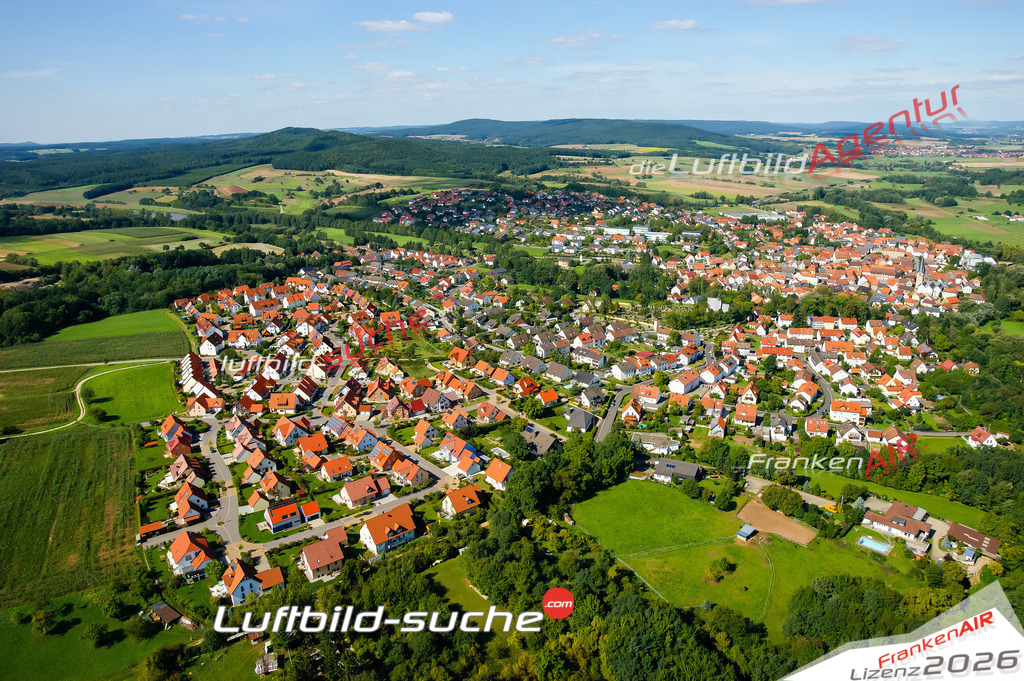 Die Luftaufnahme der Stadt Baunach wurde vom UL-Flugzeug heraus erstellt ( keine Drohne )- hohe Auflösung für beste Qualität