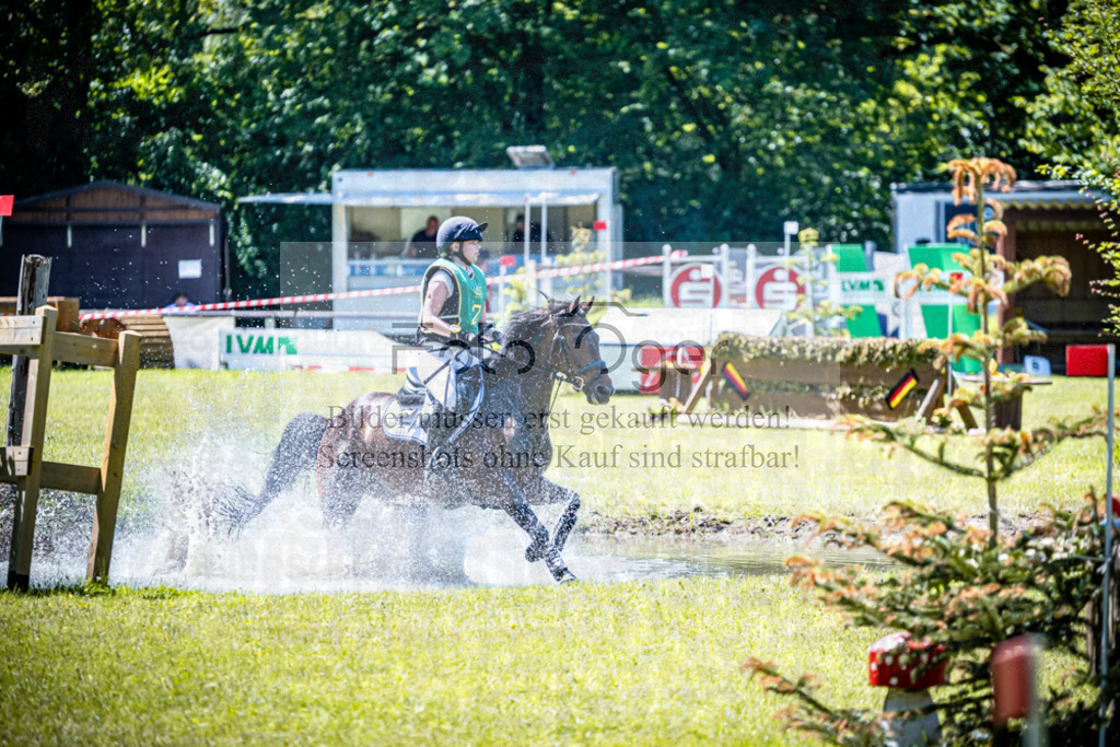 Vielseitigkeitsturnier Melle Oldendorf | Entdecke hochwertige Reitturnierfotos von Foto Oger. Professionell, emotional und authentisch – jetzt Lieblingsmomente im Shop bestellen.Deutschlandweite Turnierfotografie. - Realisiert mit Pictrs.com