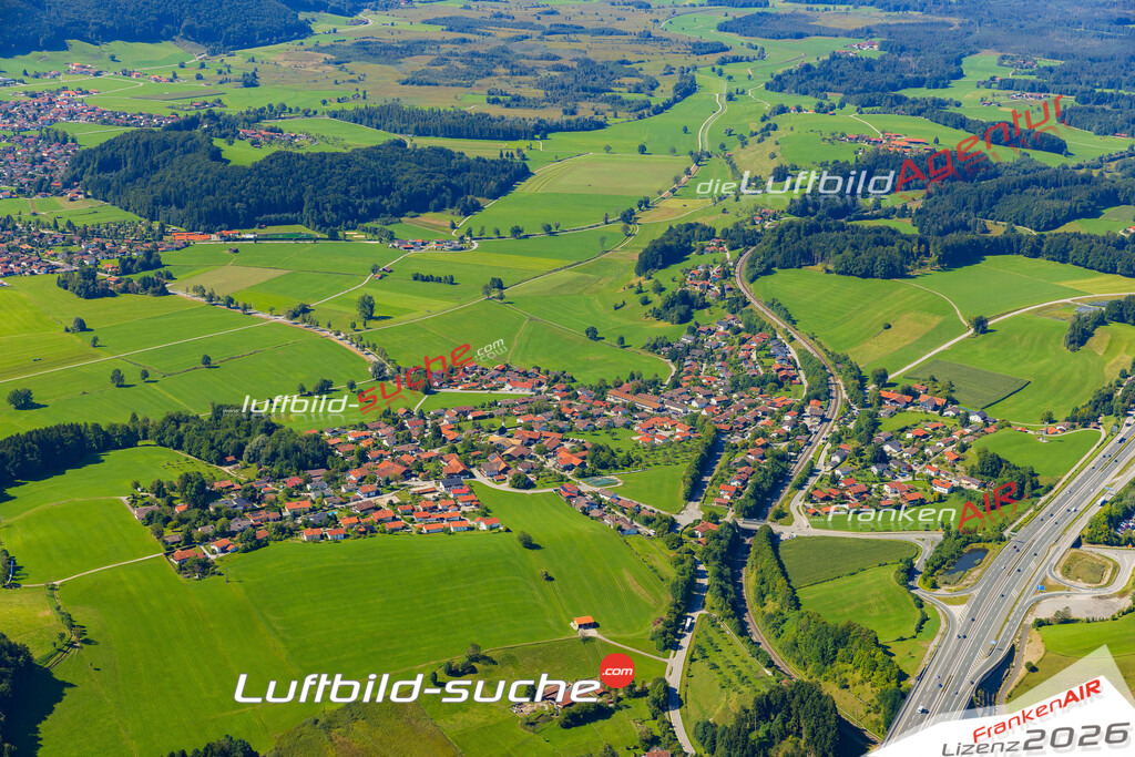 Schrägluftbild  Bernhaupten  Bergen - Das Luftbild wurde 2025 vom UL-Flugzeug heraus erstellt ( keine Drohne ) - Hochauflösende Luftaufnahme -Nicht vergleichbar mit Google Maps oder Satelittenbilder- Die Geschenkidee !Mit Lizenz und Bildrechte bestellbar