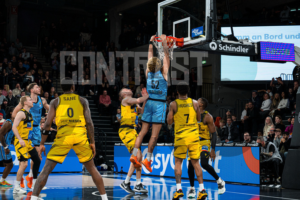 Basketball I Herren I Bundesliga I Saison 2025/2026 I 8. Spieltag I Veolia Towers Hamburg - MHP Riesen Ludwigsburg | CONTRAST ZERØ MEDIA - Realisiert mit Pictrs.com