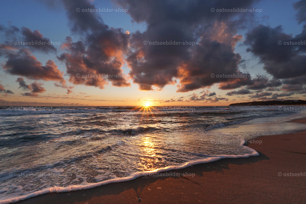 ostsee-baabe-sonnenaufgang | Jetzt schöne Ostseebilder für Zuhause bestellen | als Wandbild im Wunschformat | Professionelle Präsentation unter Acrylglas, auf Leinwand oder Alu-Dibond und als Poster