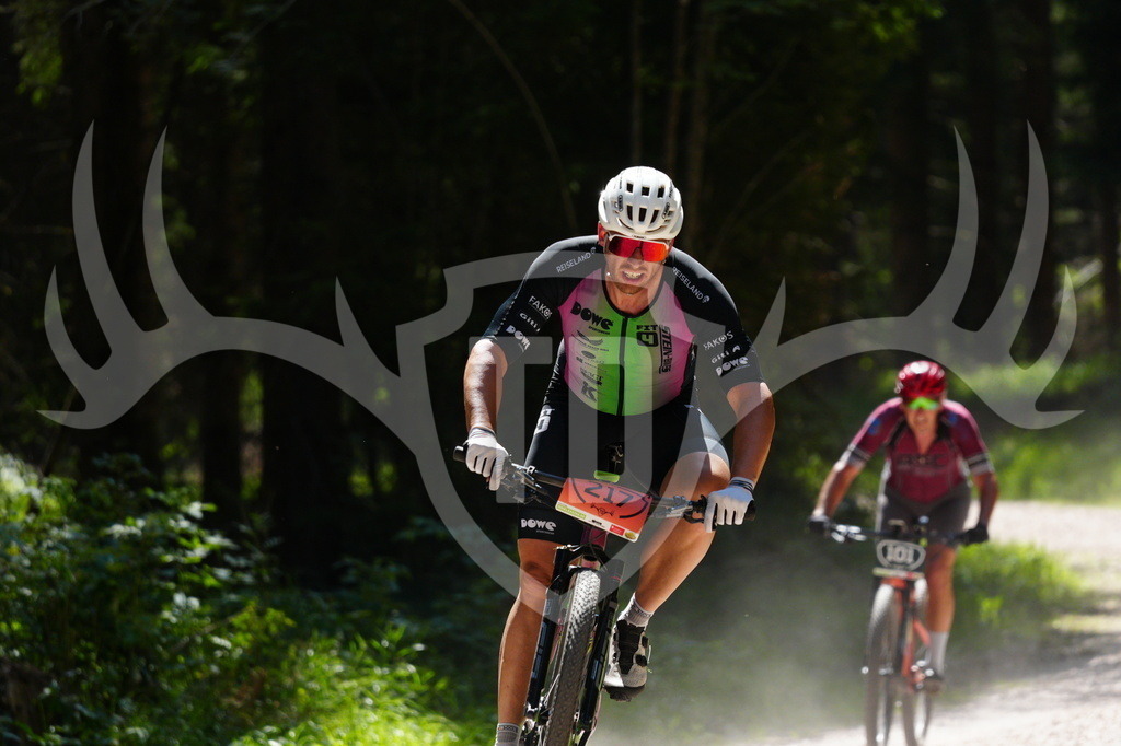 FC605529 | Fotogalerie der Treibjagd im Dunkelwald - Dein MTB Etappenrennen im Erzgebirge - Realisiert mit Pictrs.com