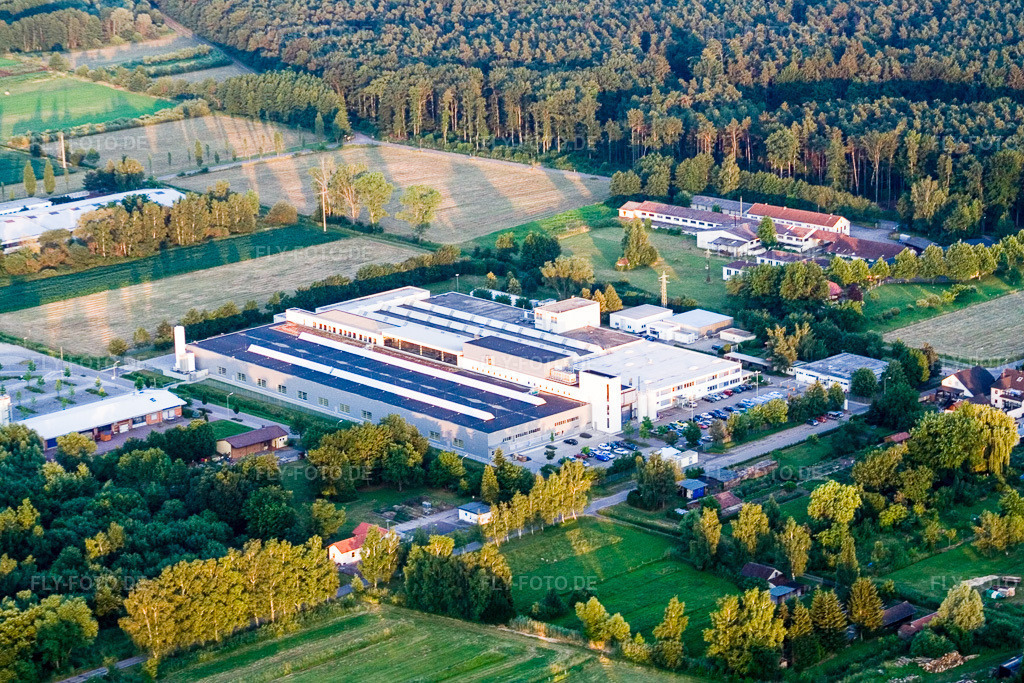 Luftbild: Industriestr im Ortsteil Schaidt in Wörth im Bundesland Rheinland-Pfalz in Deutschland. Foto: IMG_3190.jpg vom 30.06.2006 durch Werner Riehm/FLY-FOTO.de