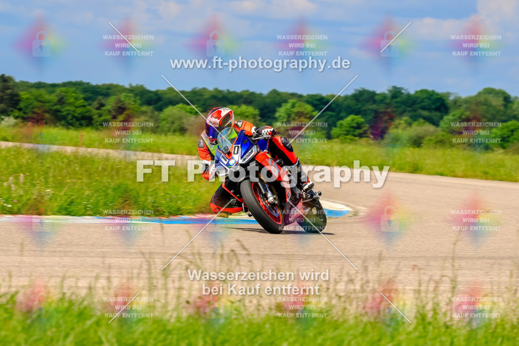 MotoTeam-0690 | Hier findet Ihr Bilder von Touristenfahrten auf der Nürburgring Nordschleife oder von anderen Veranstaltungen die ich besucht habe. Viel Spass beim Durch Schauen 