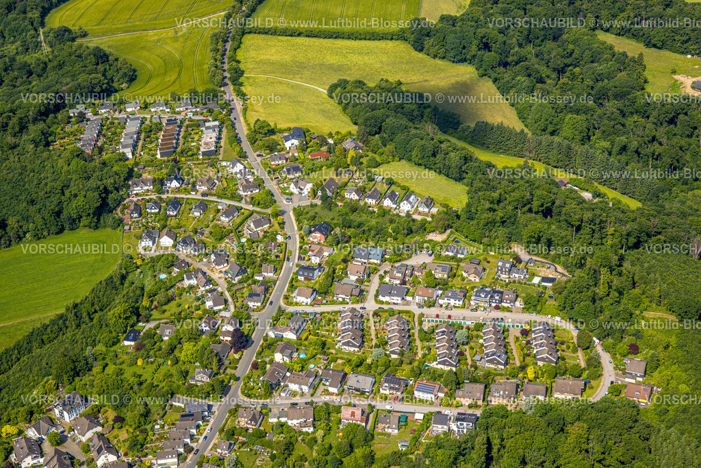 Velbert250600686Langenberg | Luftbild, Wohngebiet Ortsansicht Frohnberg mit Voßnacker Straße und Reihenhaus Wohnsiedlung Auf der Egge, Langenberg, Velbert, Ruhrgebiet, Nordrhein-Westfalen, Deutschland